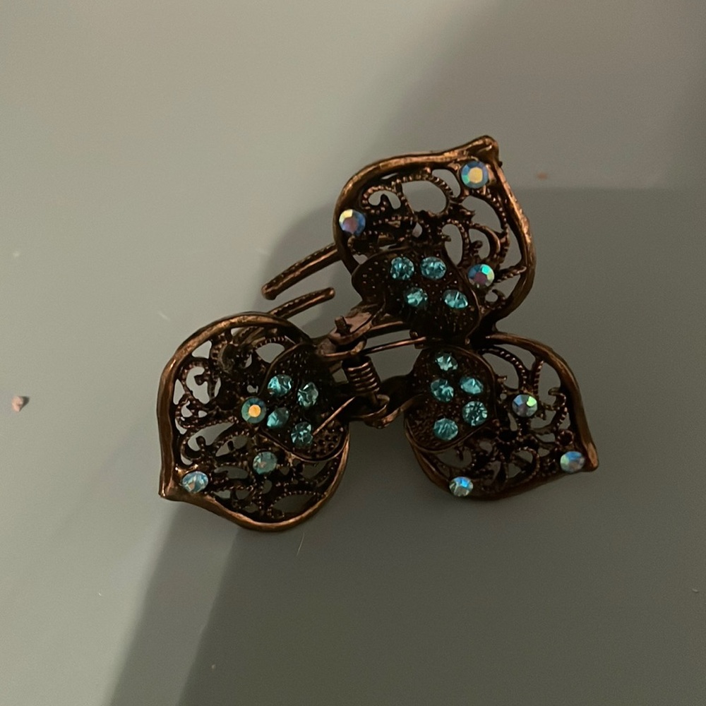 Jewelled hair clip